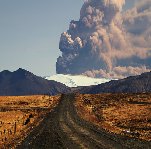eyjafjallajokull-eruption-1